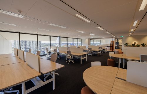level 8 qv1 fitted office spaces workstations